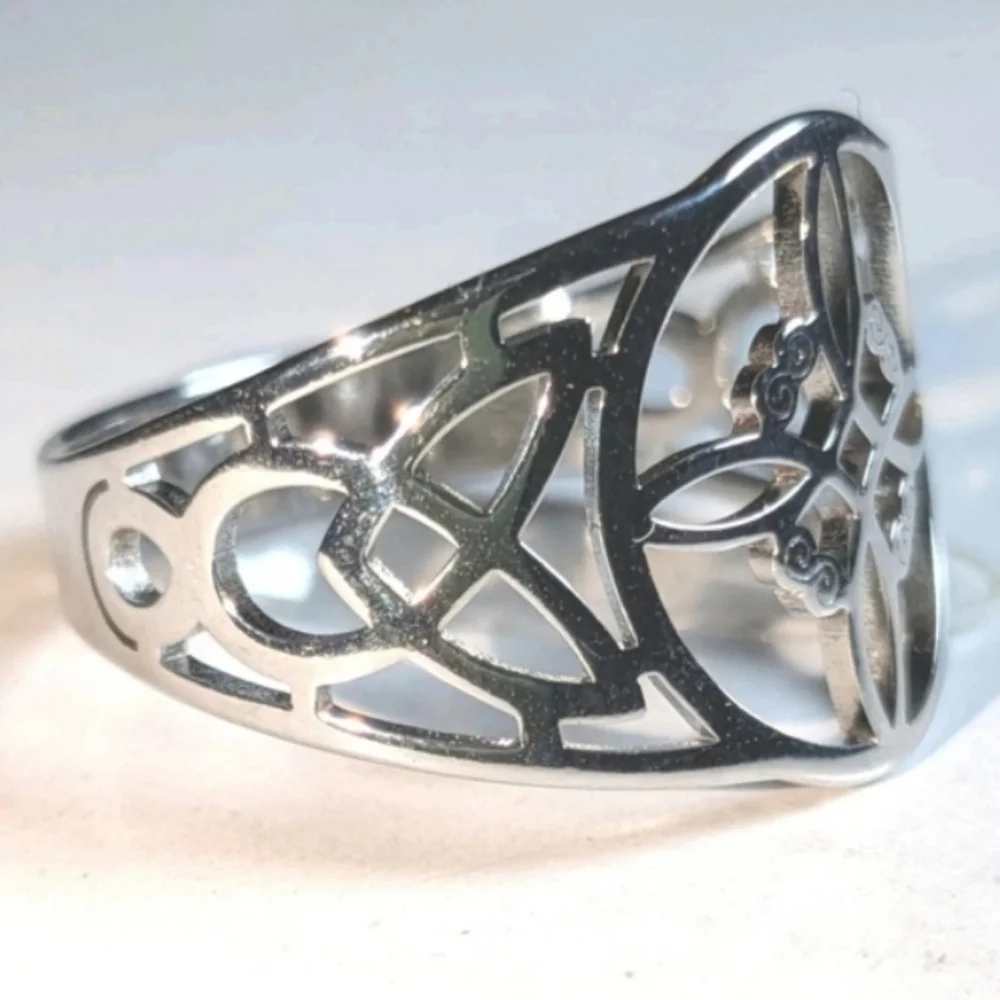 Silvery Stainless  steel Cutout Celtic-knot Style Ring Sz9
